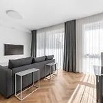 Apartment Modern 50m2 Flat By Japanese Garden, 3rd Floor *