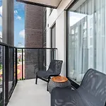 Modern 50m2 Flat By Japanese Garden, 3rd Floor Apartment *