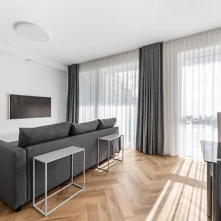 Апартаменты Modern 50m2 Flat By Japanese Garden, 3rd Floor *