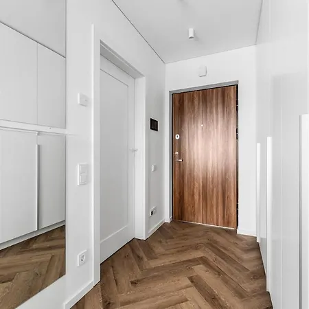 Modern 50m2 Flat By Japanese Garden, 3rd Floor *