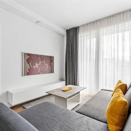 Modern 50m2 Flat By Japanese Garden, 3rd Floor *