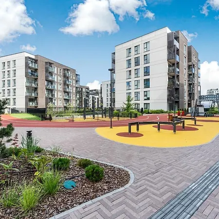 Апартаменты Modern 50m2 Flat By Japanese Garden, 3rd Floor *