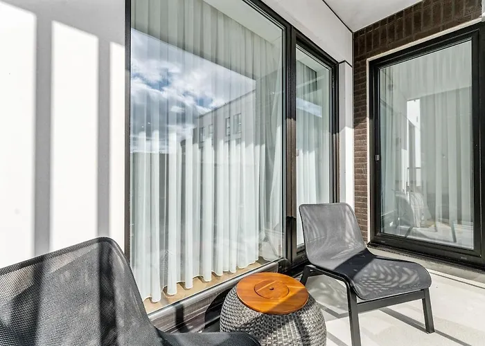 Modern 50m2 Flat By Japanese Garden, 3rd Floor Wilno