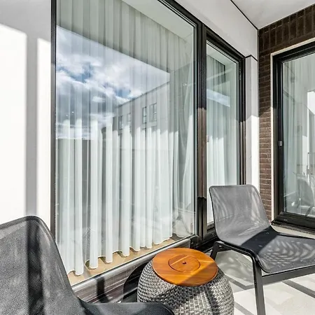 Modern 50m2 Flat By Japanese Garden, 3rd Floor וילנה